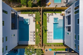 Emerald Enclave by AvantStay 18BDR Buyout Two Stunning Homes by the Beach